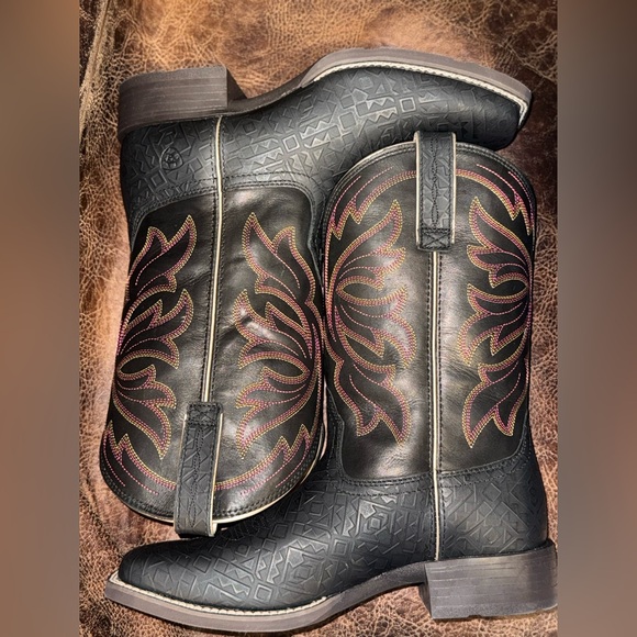 Ariat Buckley Black Pink Rubber and Leather Western Boots